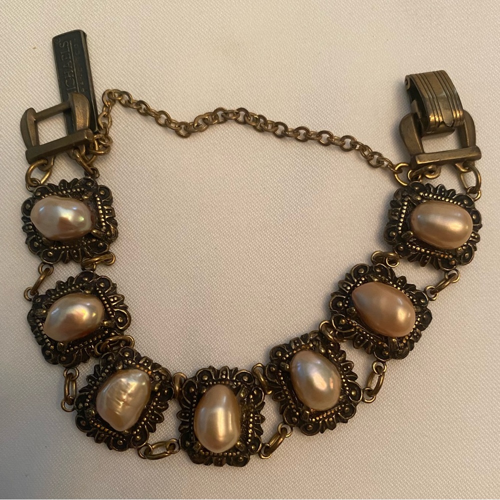 Jan Michaels San Francisco Bronze Tone Faux Pearl Bracelet 7"